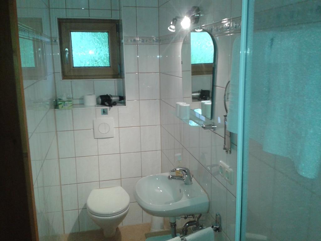 Gaestehaus Attenhauser Unterammergau Ruang foto